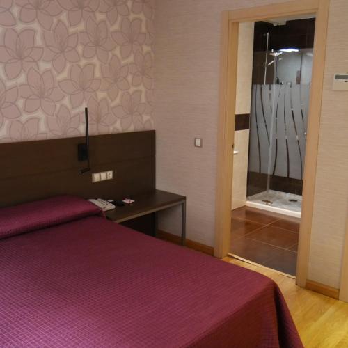 Superior Double Room image 7