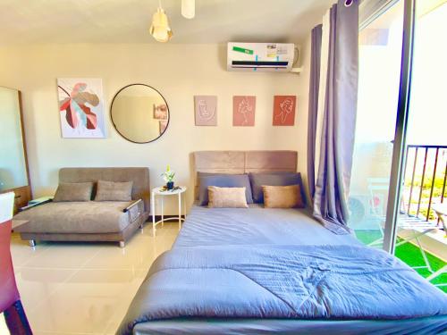 Cozy Condo near Airport with Pool and Ocean View, Cebu City