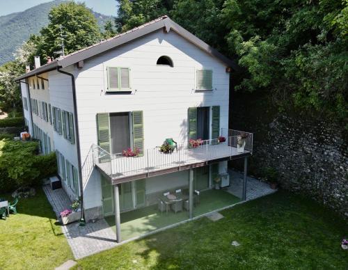 Giardino privato sul lago