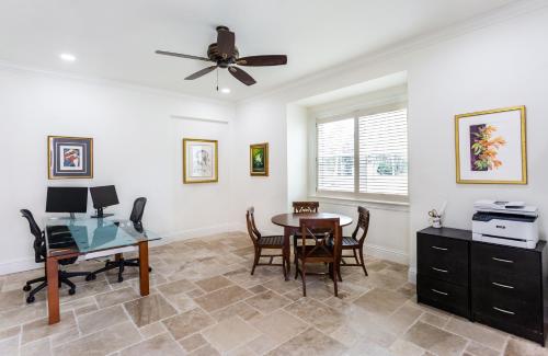 Knickerbocker Estate Home, 9 Private Suites