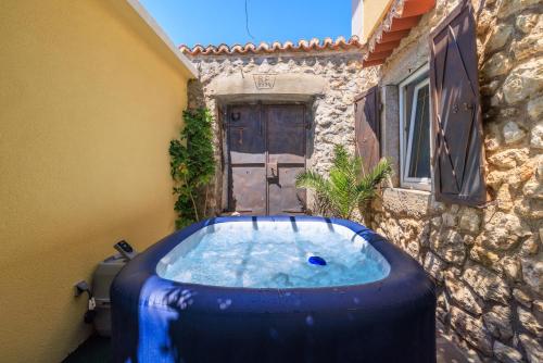 Holiday house with private jacuzzi