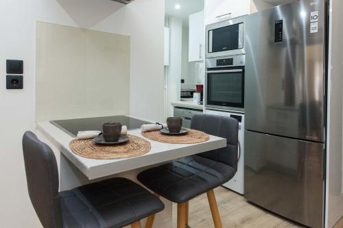 Acropolis View Modern Deluxe Suite with Balcony - image 4