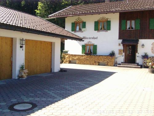 Der Wiesenhof Der Wiesenhof