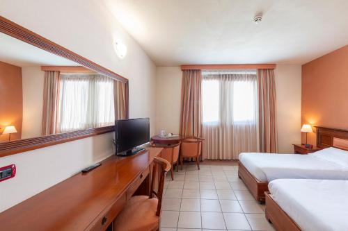 3 twin beds