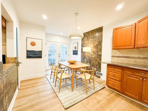 Beverly Hills-Neighboring 2-BR Home - DOH1-WW in Los Angeles, USA