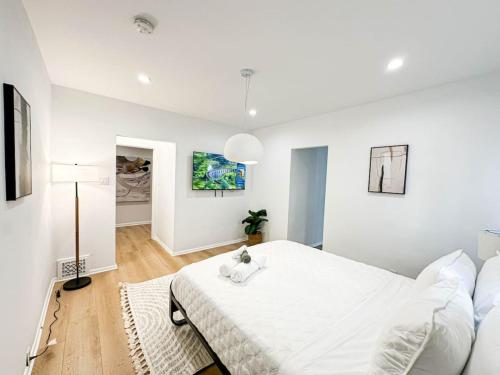 Beverly Hills-Neighboring 2-BR Home - DOH1-WW