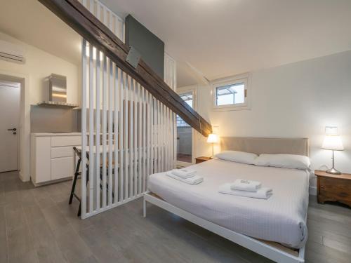 Xenia Apartments - Elegant penthouse in Fiera area, Mediolan