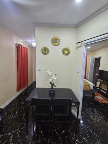 One-Bedroom Apartment image 5