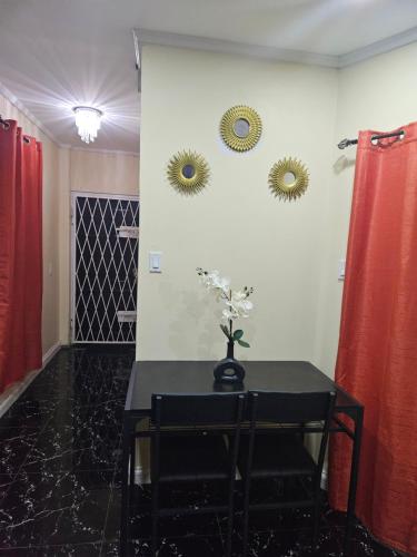 One-Bedroom Apartment image 2