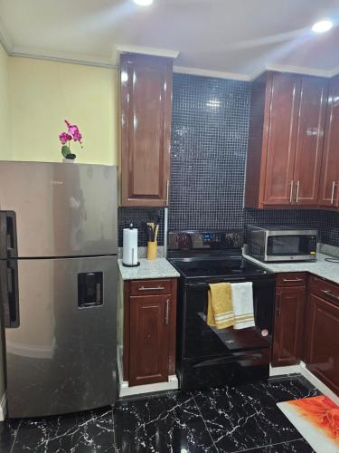 One-Bedroom Apartment image 8