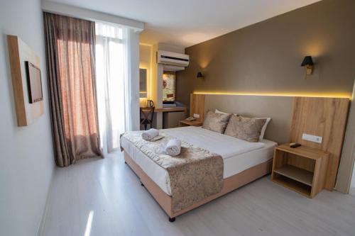 2 twin beds