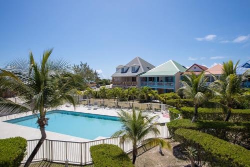 Hamaka Orient Beach - 2 BR foot in the sand !