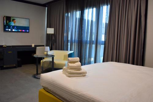 room detail thumbnail 1