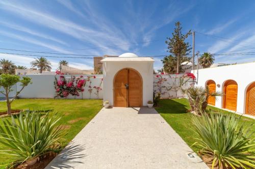 Villa AZUL, Mezraya