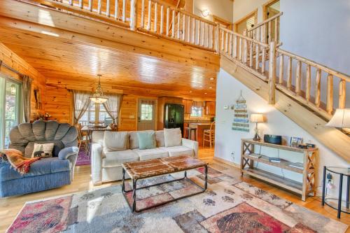 Tranquility Too Cabin in Waynesville, USA