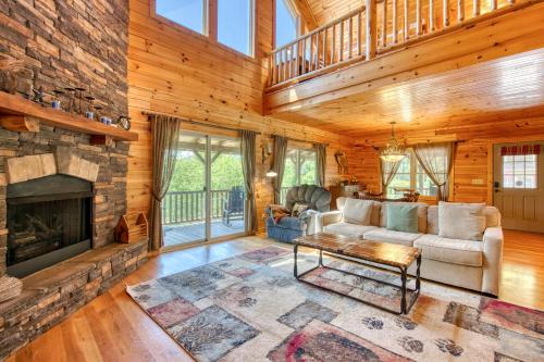 Tranquility Too Cabin in Waynesville, USA