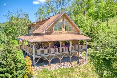 Tranquility Too Cabin in Waynesville, USA