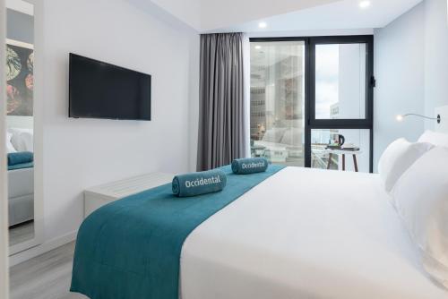 Family Junior Suite room in Occidental Las Palmas