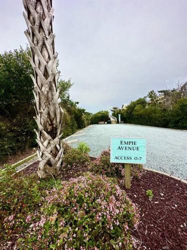 LilTipSea on Topsail - Close to the sound and beach! in Topsail Beach, USA