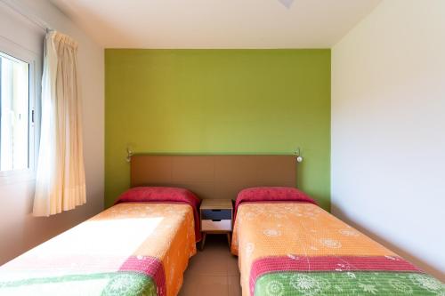 Two-Bedroom Bungalow image 1
