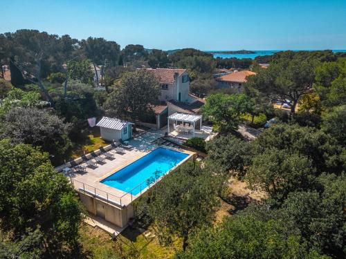 Villa -proche de la mer Piscine - Cuisine d'été - CLIM