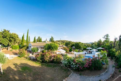 Exterior view, Quinta Alcarias in Santa Catarina