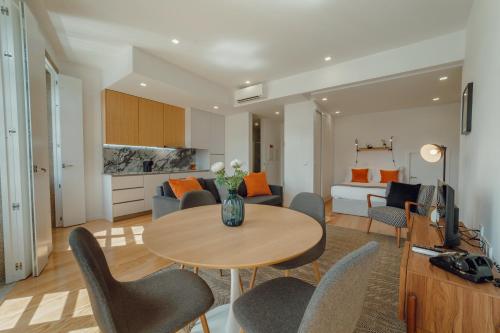 Courtyard Oporto Design Apartments by Vacationy 5