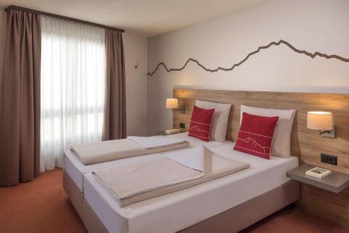 2 twin beds, 2 sofa beds