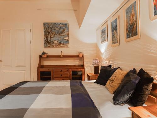 Apartment Chez L'Artiste by Interhome