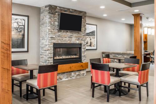 Comfort Suites Hartville-North Canton - main image