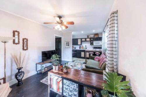 5min to Bishop Arts - Stay at Meadow House in Dallas, USA