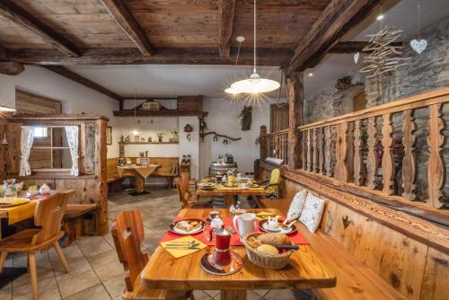 Restorāns, Horse House in Romallo