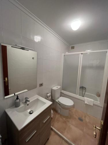 Fürdőszoba, O Carballal in A Pontenova