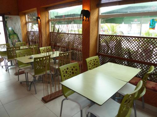 Restaurant, Kactus Lodge in Pointe-Noire