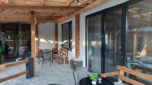 Smolcha Nature lodge in Shuma