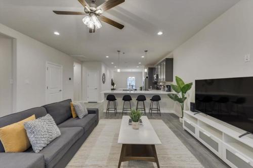 Your Vibrant Dallas Getaway Home in Dallas, USA