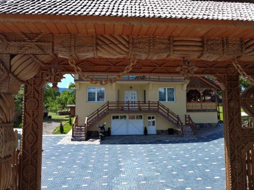 Pensiunea Maramu - image 13