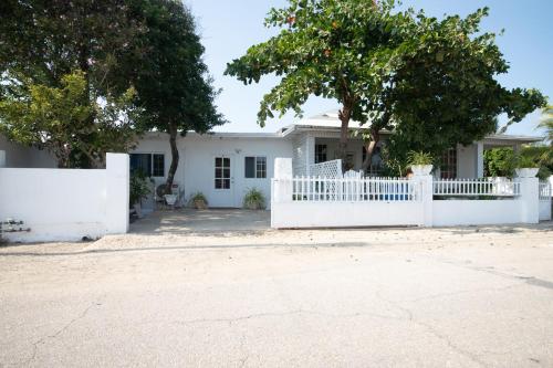 外部景觀, Aruba SunRise 1BR Rentals - San Nicolas in 奧拉涅斯塔德