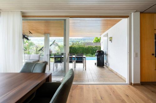 Villa with pool, garden & direct at lake, Spiez (foto 9)