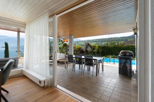 Villa with pool, garden & direct at lake, Spiez (foto 8)
