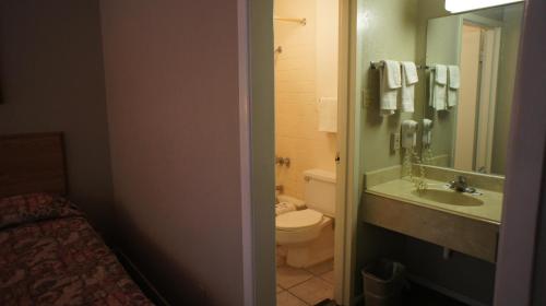 Executive Inn & Suites