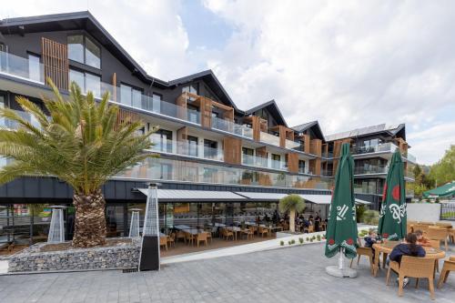 Restoran, Apartament Laguna Beskidów nad Jeziorem Żywieckim z sauną i tarasem (Apartament Laguna Beskidow nad Jeziorem Zywieckim z sauna i tarasem) in Zarzecze