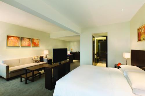 Specialty King Room with Sofa Bed Include 1 Breakfast room in Hyatt Place Shenzhen Dongmen