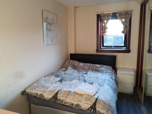 Glasgow Millroad Private Room BnB Premier Inn Glasgow South