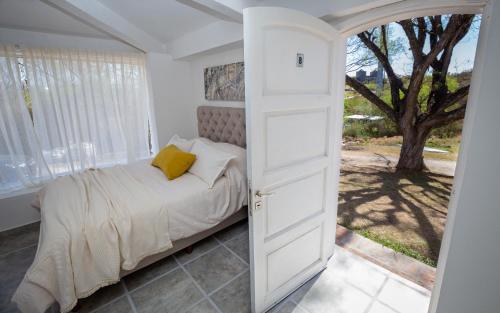 1 double bed, 1 twin bed
