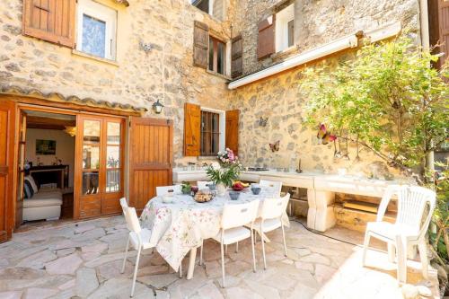 Maison au calme in Saint-Julien-Du-Verdon
