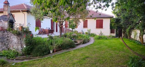 Large house with garden close Olympics and Paris - Location saisonnière - Argenteuil