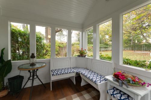 Harbor Knoll Bed and Breakfast