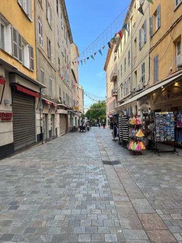 Charmant T2 au cœur de la ville - Location saisonnière - Bastia