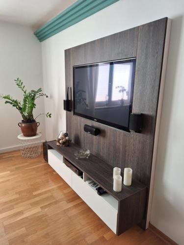 Schöne Maisonettewohnung in der Barlachstadt Güstrow (Schone Maisonettewohnung in der Barlachstadt Gustrow) in 古斯特羅